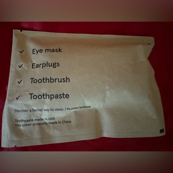 2 Tuft & Needle flight/sleep set made exclusively for JetBlue’s mint experience - Picture 2 of 3